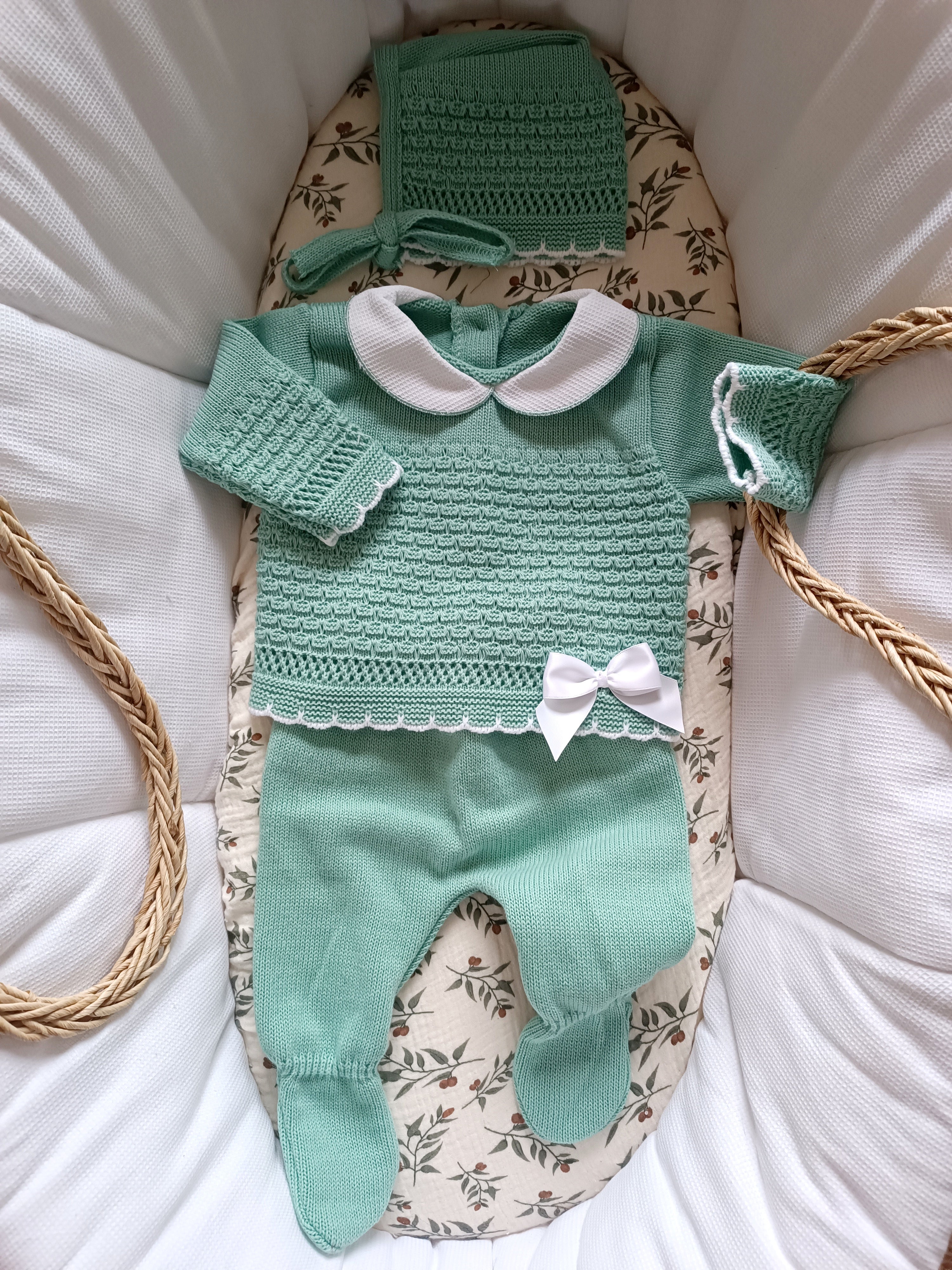 Ensemble complet naissance vert avec details noeud blanc 0/3 mois