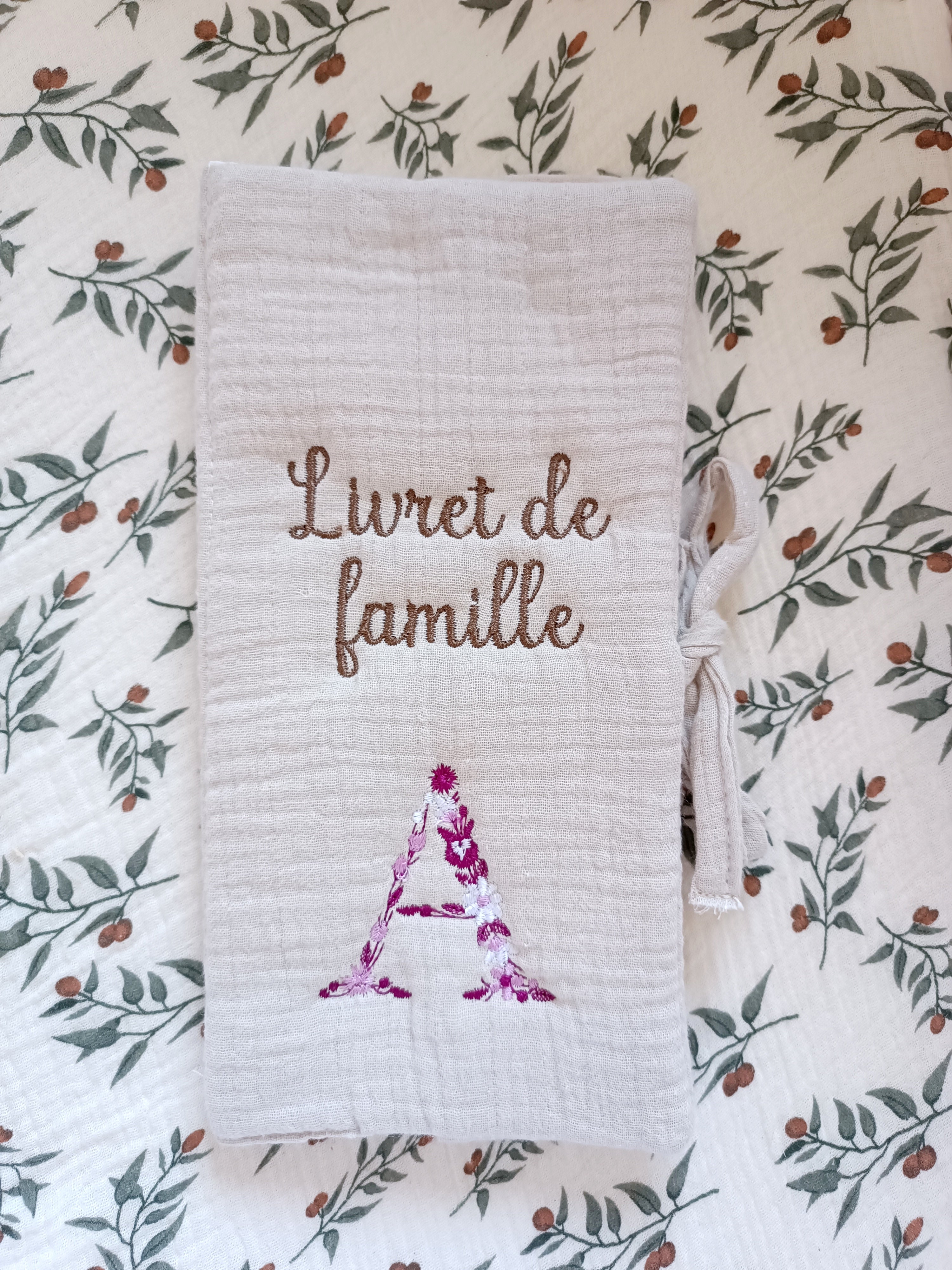 Protège livret de famille en gaze de coton beige - personnalisable -