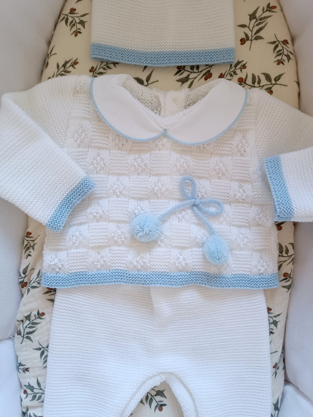 Ensemble complet naissance pompoms blanc 0/3 mois