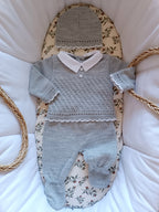 Ensemble complet naissance gris avec détails boutons blanc 0/3 mois