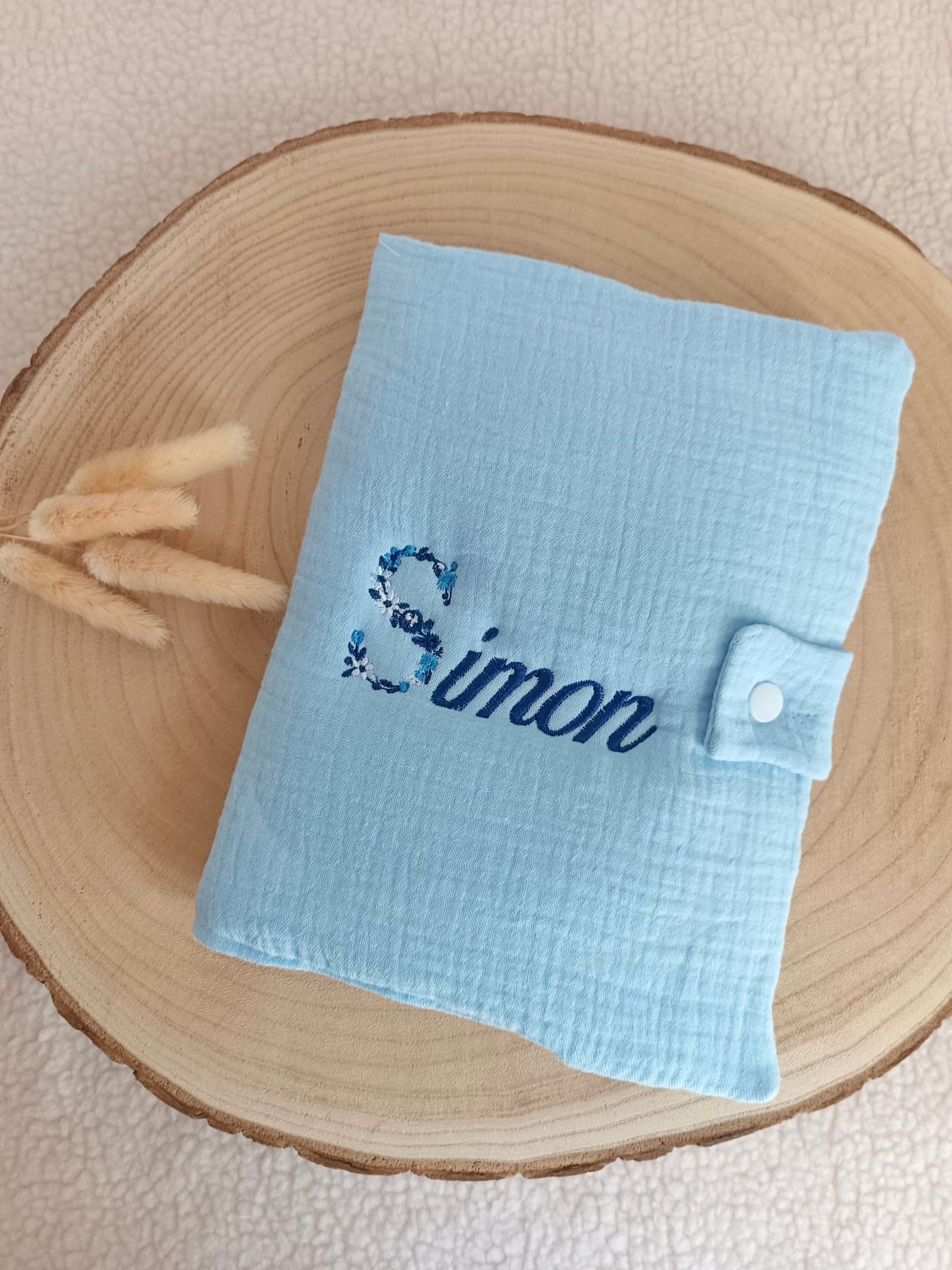 Protège carnet de santé en gaze de coton bleu ciel - personnalisable -