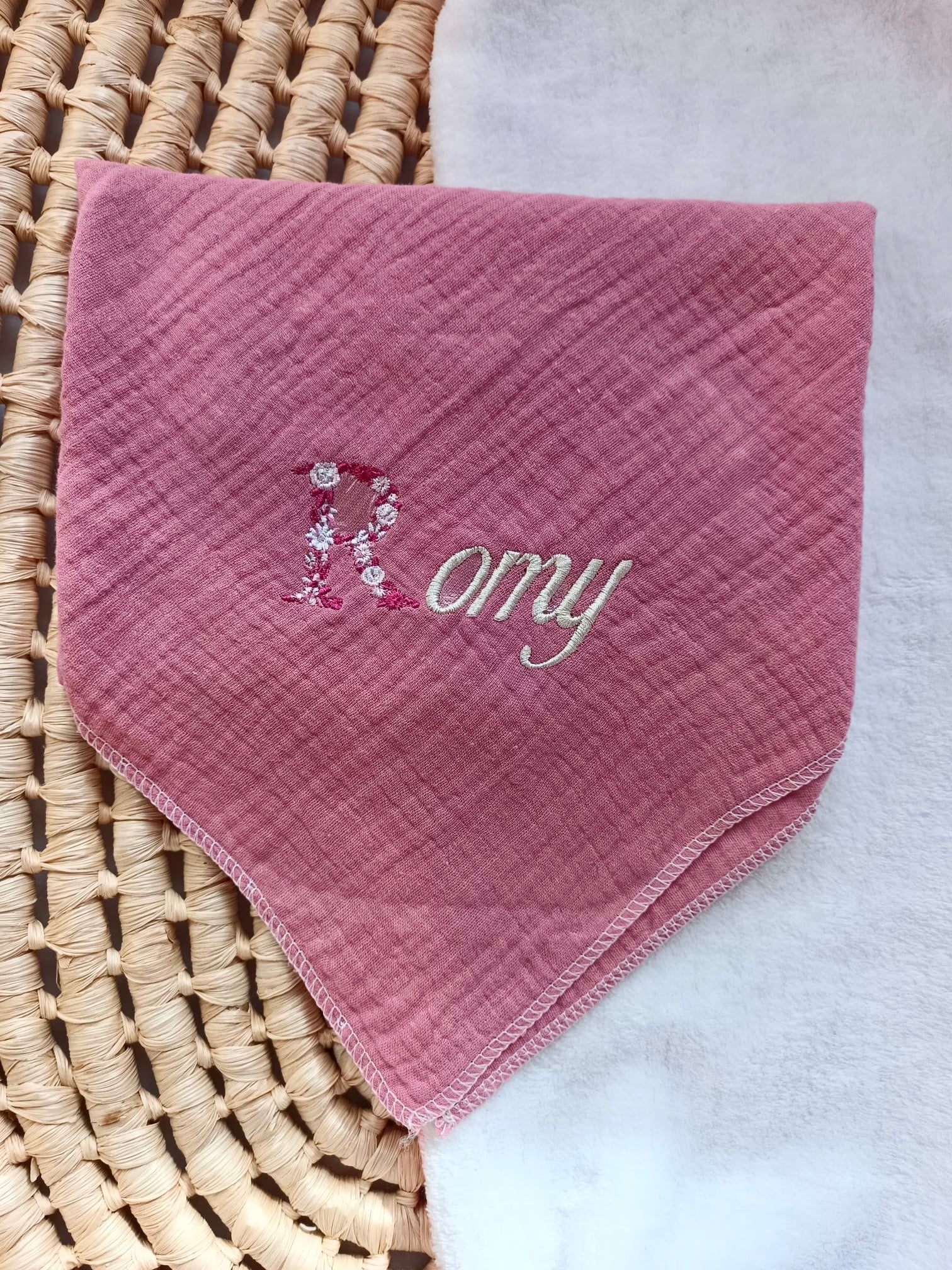 Lange en gaze de coton framboise/fushia 60*60 personnalisable