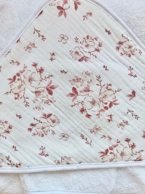 Cape de bain en gaze de coton et polaire fleurs de coton tons bordeaux/framboise