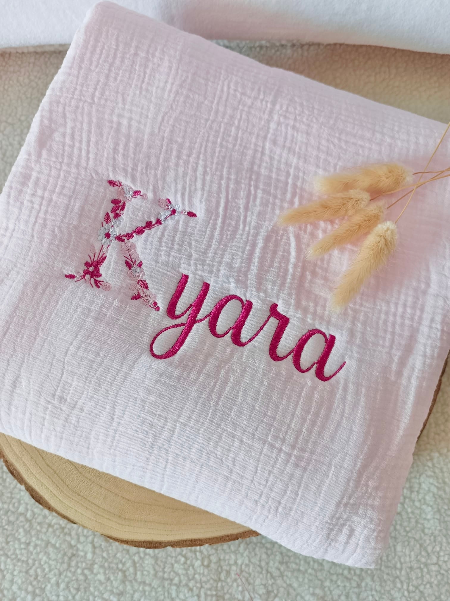 Couverture en gaze de coton et polaire rose - personnalisable -