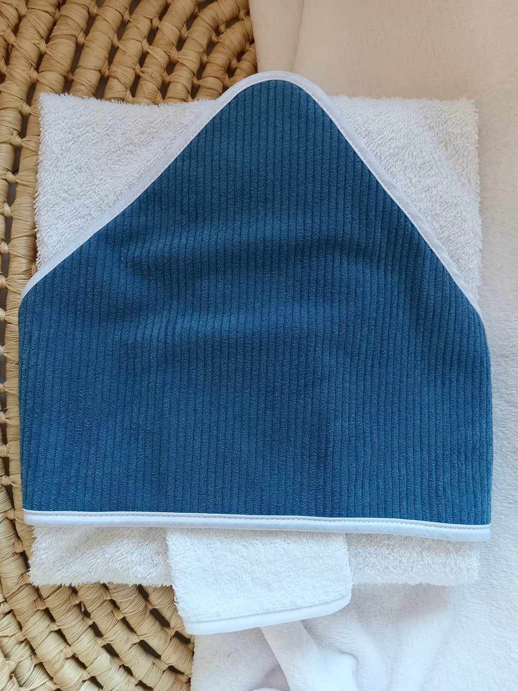 Cape de bain en velours bleu marine - personnalisable -