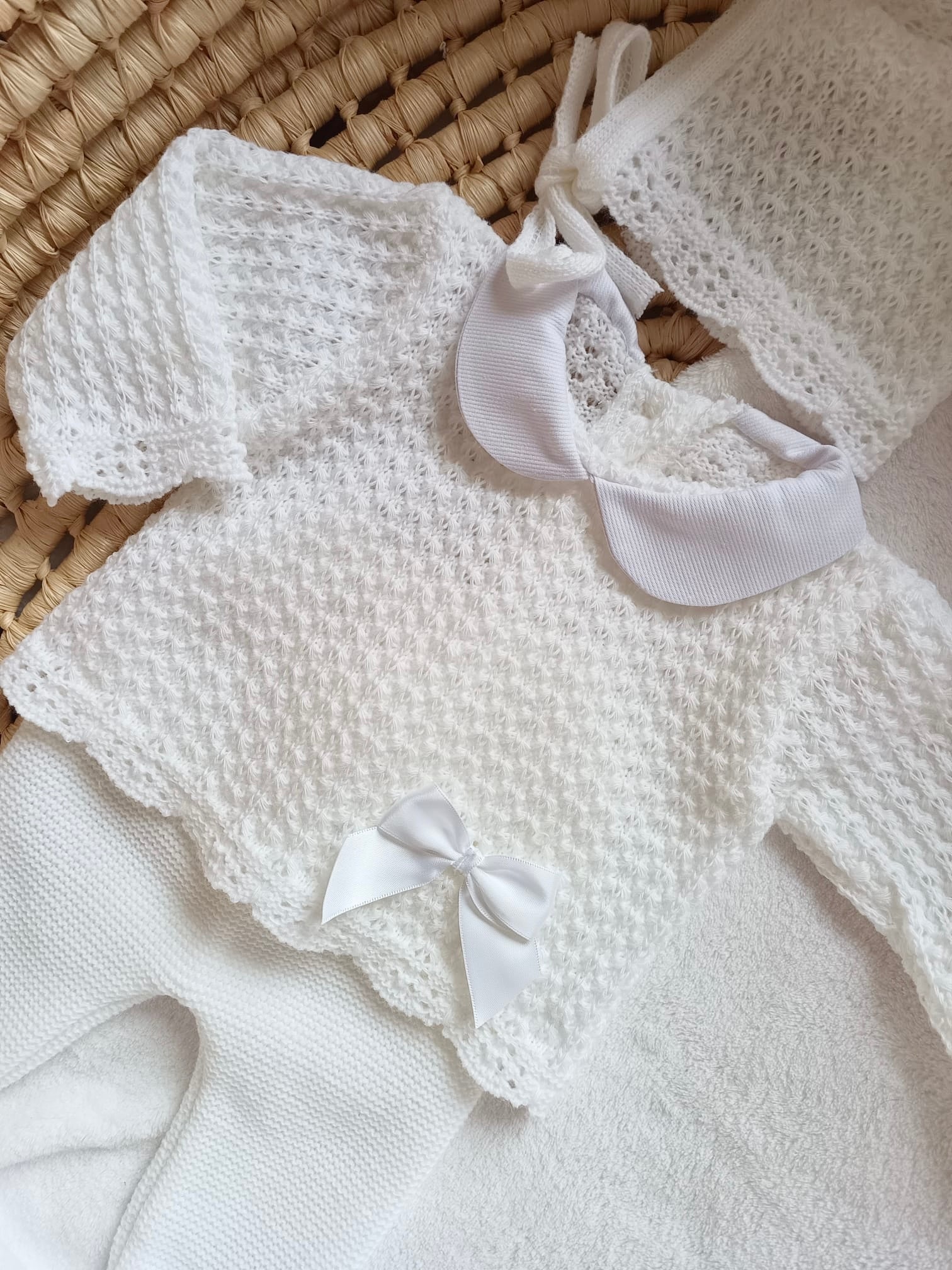 Ensemble complet blanc détails noeud satiné blanc 0/3 mois