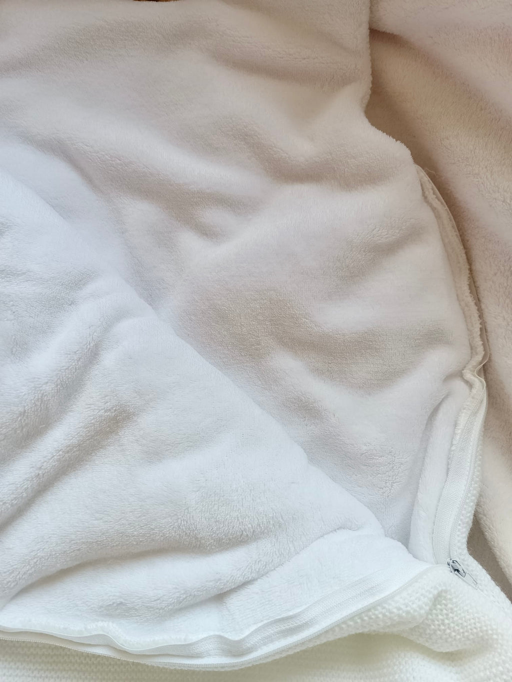 Gigoteuse molletonnée en maille blanc et polaire blanc - personnalisable -