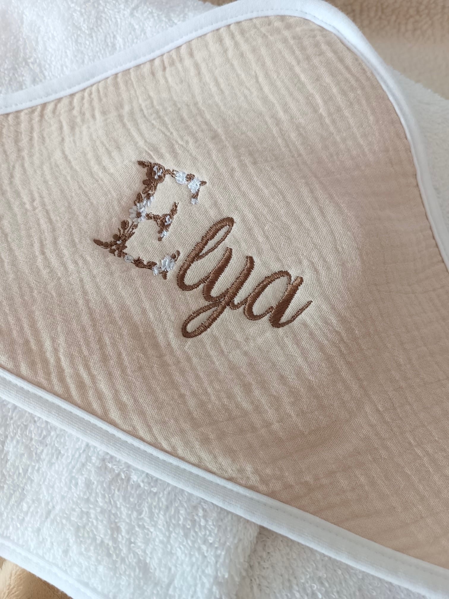 Cape de bain en gaze de coton beige - personnalisable -