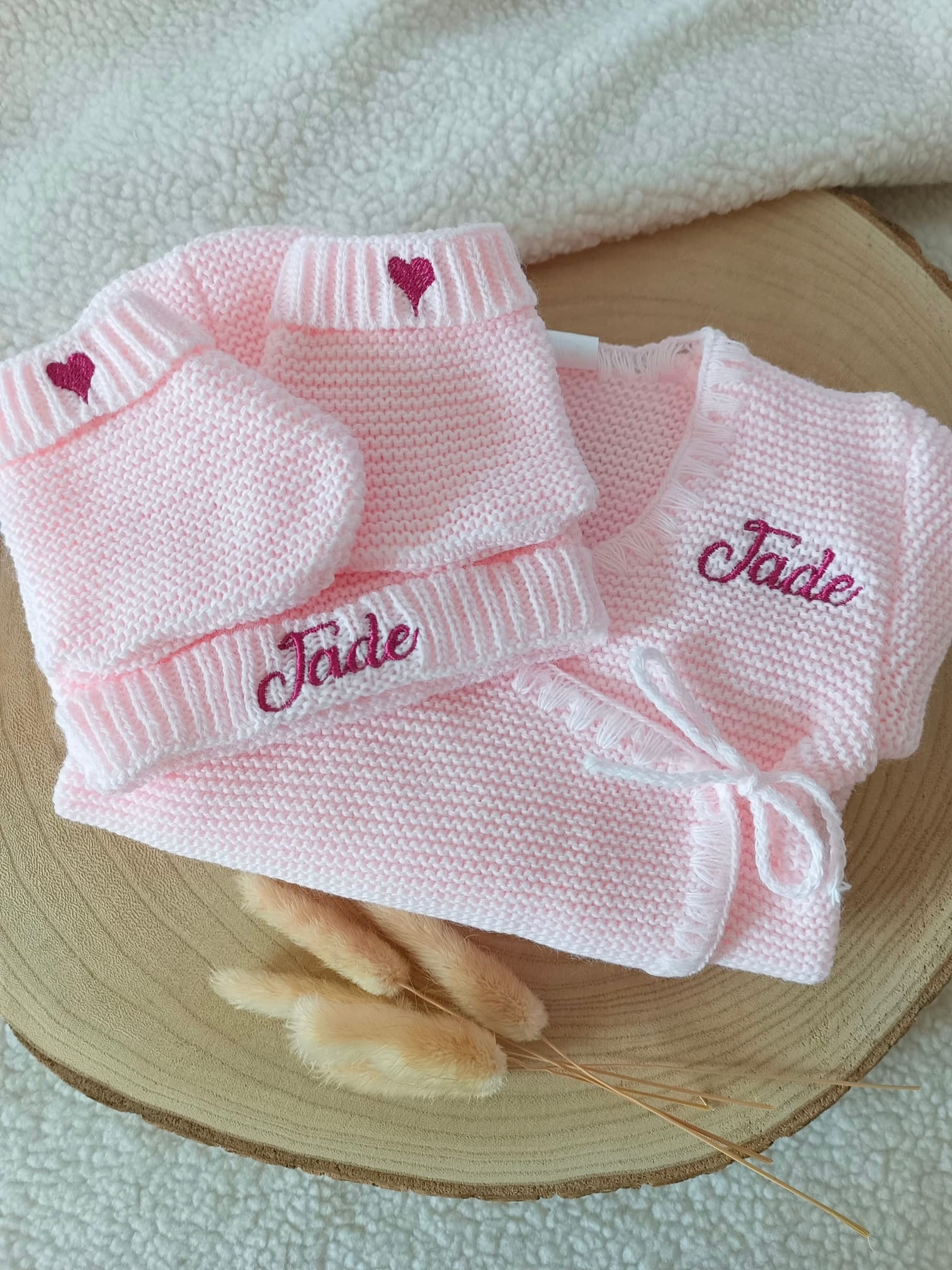 Tenue naissance 0/3 mois en maille rose - personnalisable
