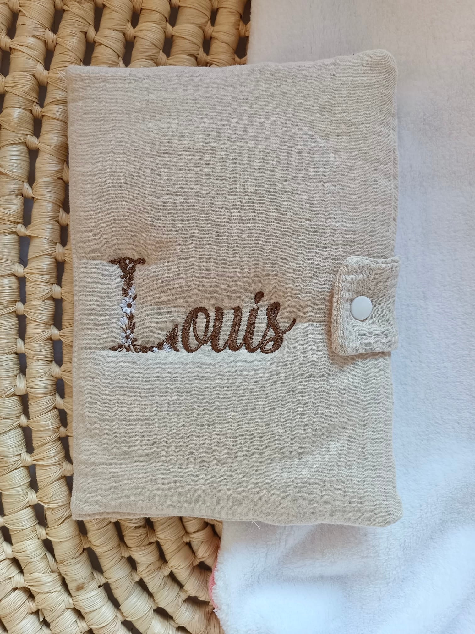 Protège carnet de santé en gaze de coton beige - personnalisable -