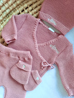 Tenue naissance 0/3 mois en maille vieux rose - personnalisable