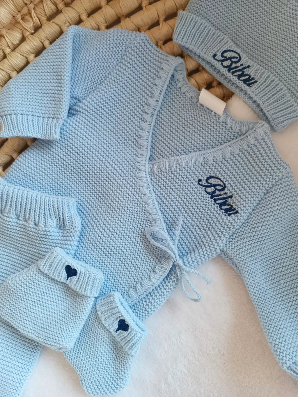 Tenue de naissance personnalisée 4 pièces en maille – Bébé 0-3 mois