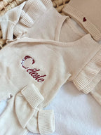 Combinaison naissance personnalisée à volants 100% coton – ensemble 3 pièces