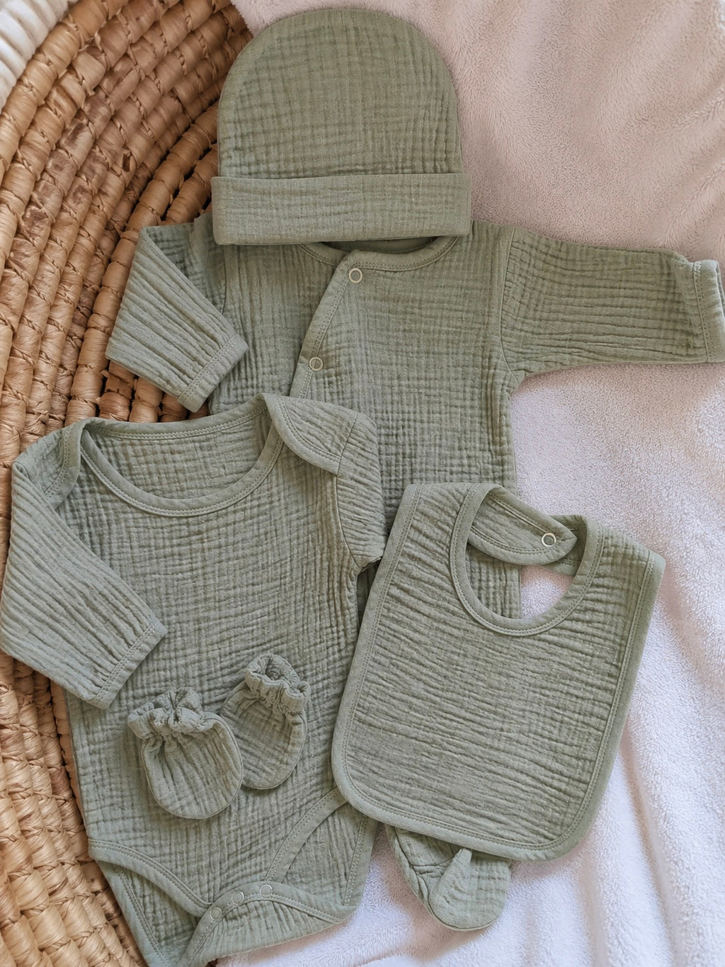 Pyjama naissance personnalisé bébé – 5 pièces en gaze de coton
