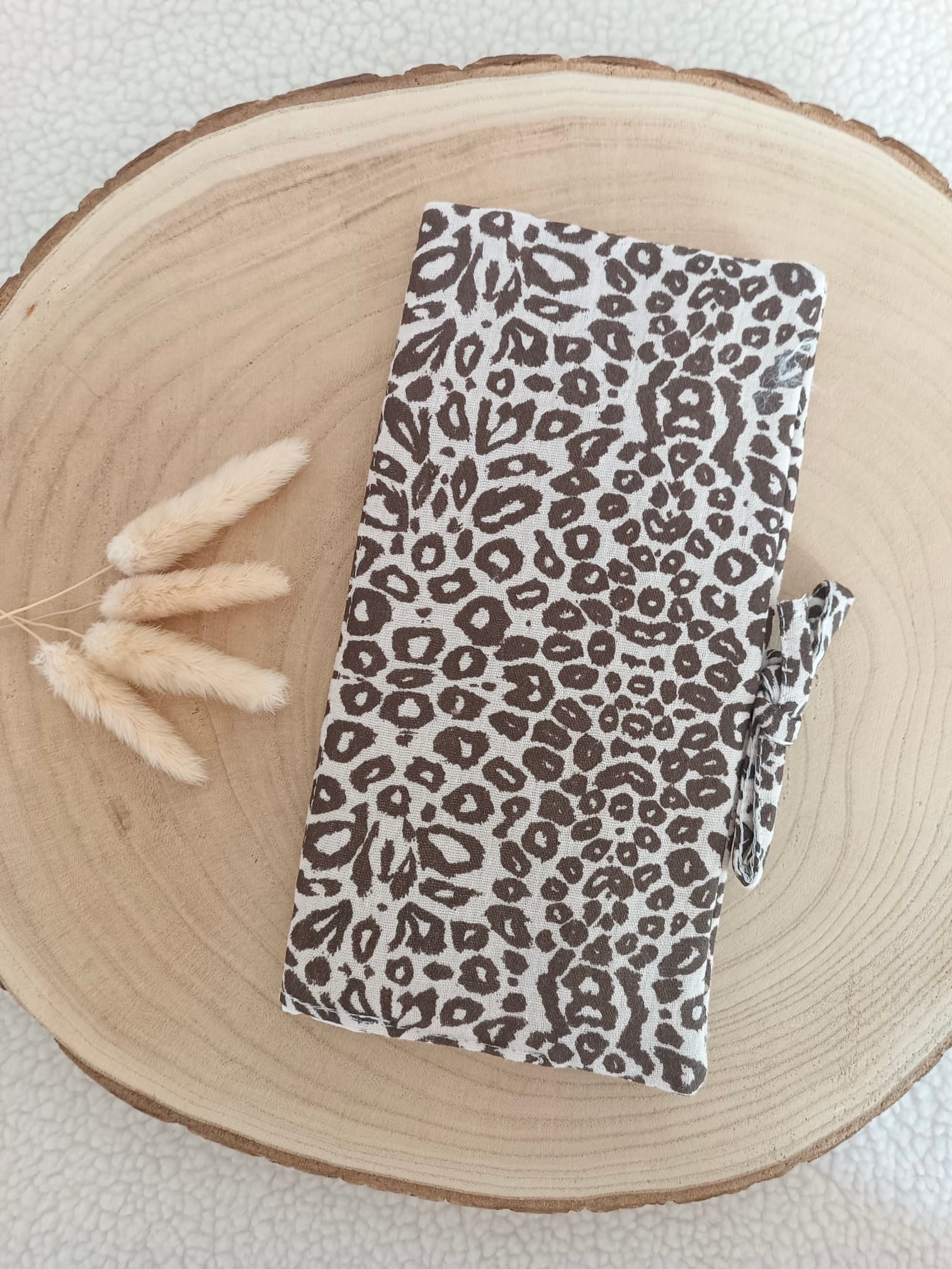 Protège livret de famille en gaze de coton beige léopard - personnalisable -
