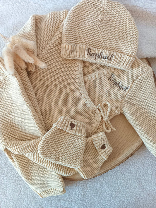 Tenue naissance 0/3 mois en maille beige foncé - personnalisable