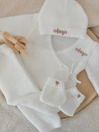 Tenue naissance 0/3 mois en maille blanc - personnalisable