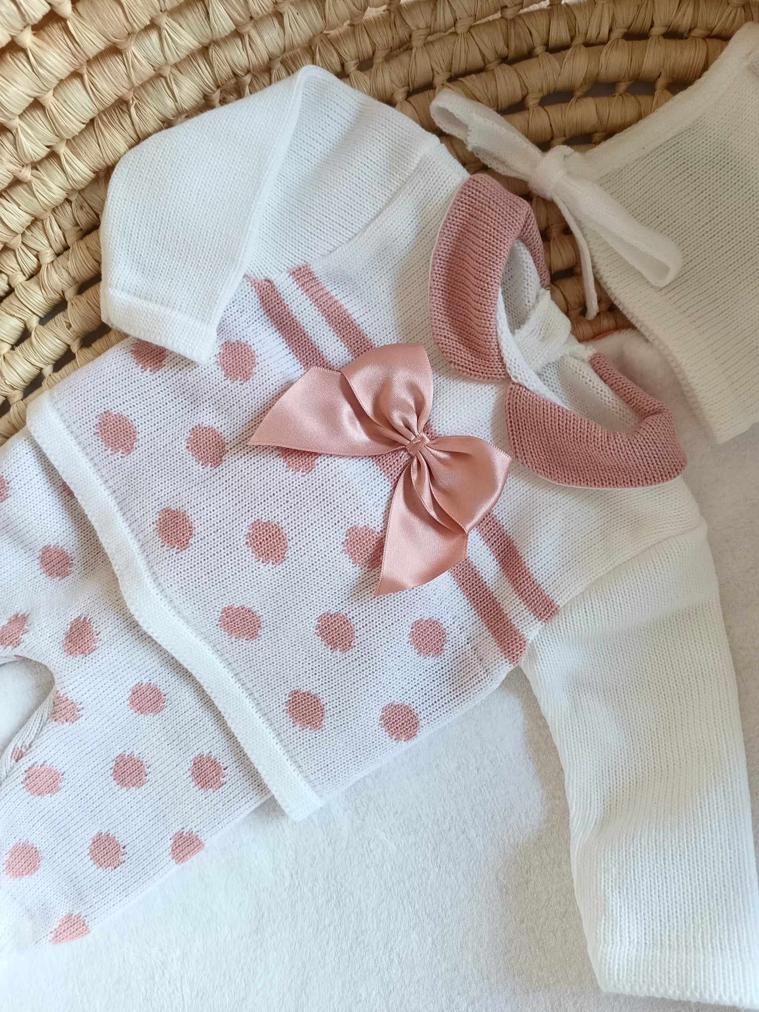 Ensemble complet blanc motifs vieux rose pois/noeud 0/3 mois