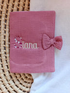 Personalised baby health record cover in cotton gauze – With bow