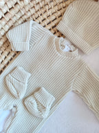 Combinaison naissance personnalisée en maille – ensemble 3 pièces