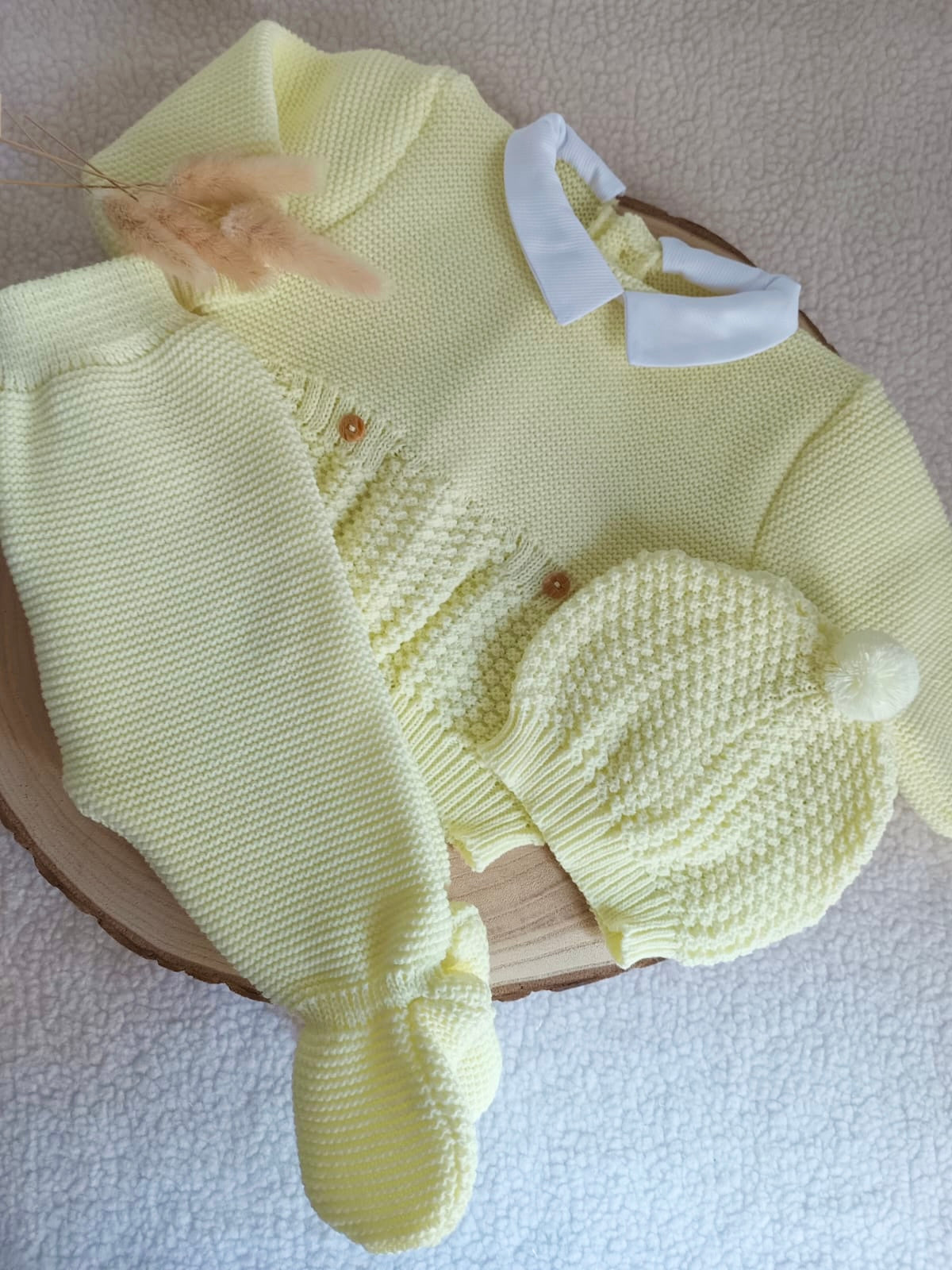 Ensemble complet naissance jaune 0/3 mois avec 2 boutons bois