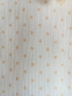 Couverture en gaze de coton blanc et polaire avec cœurs beige - personnalisable -