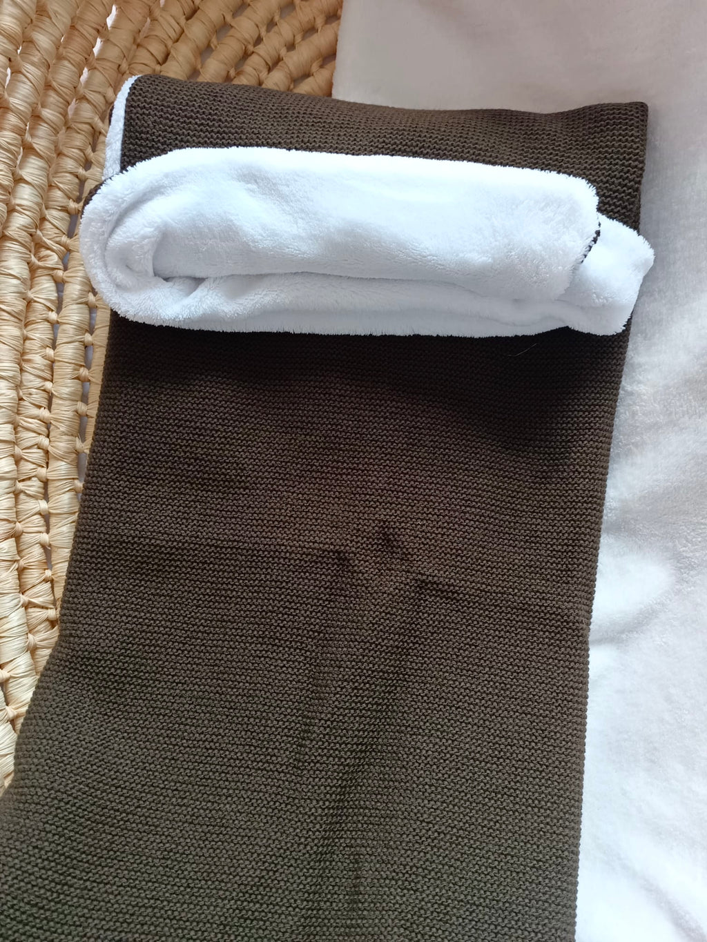 Couverture maille marron et polaire blanc - personnalisable -