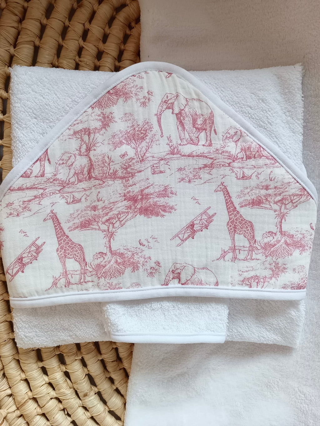 Cape de bain en gaze de coton safari rose/fushia - personnalisable -