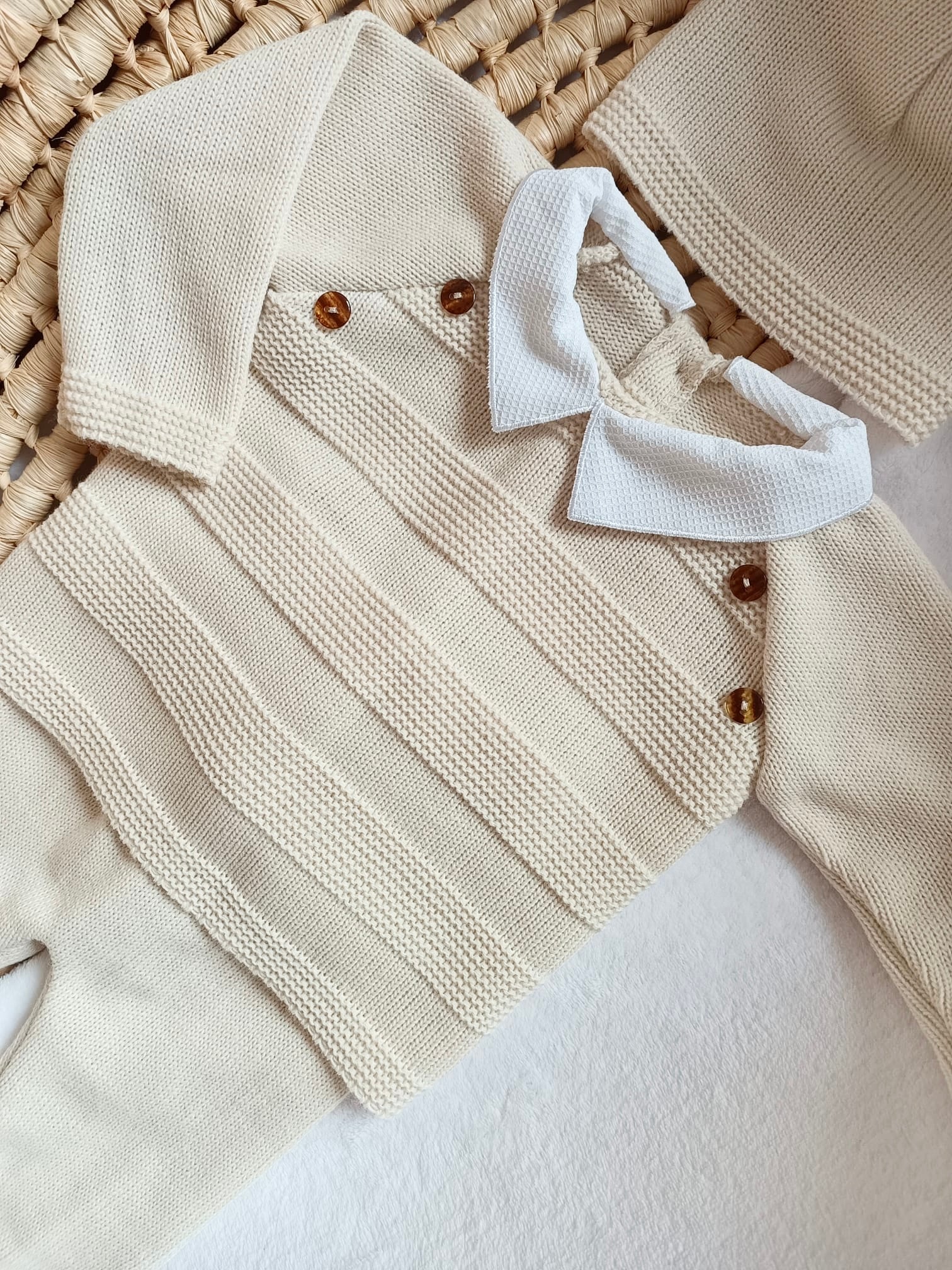 Ensemble complet beige avec boutons style bois 0/3 mois