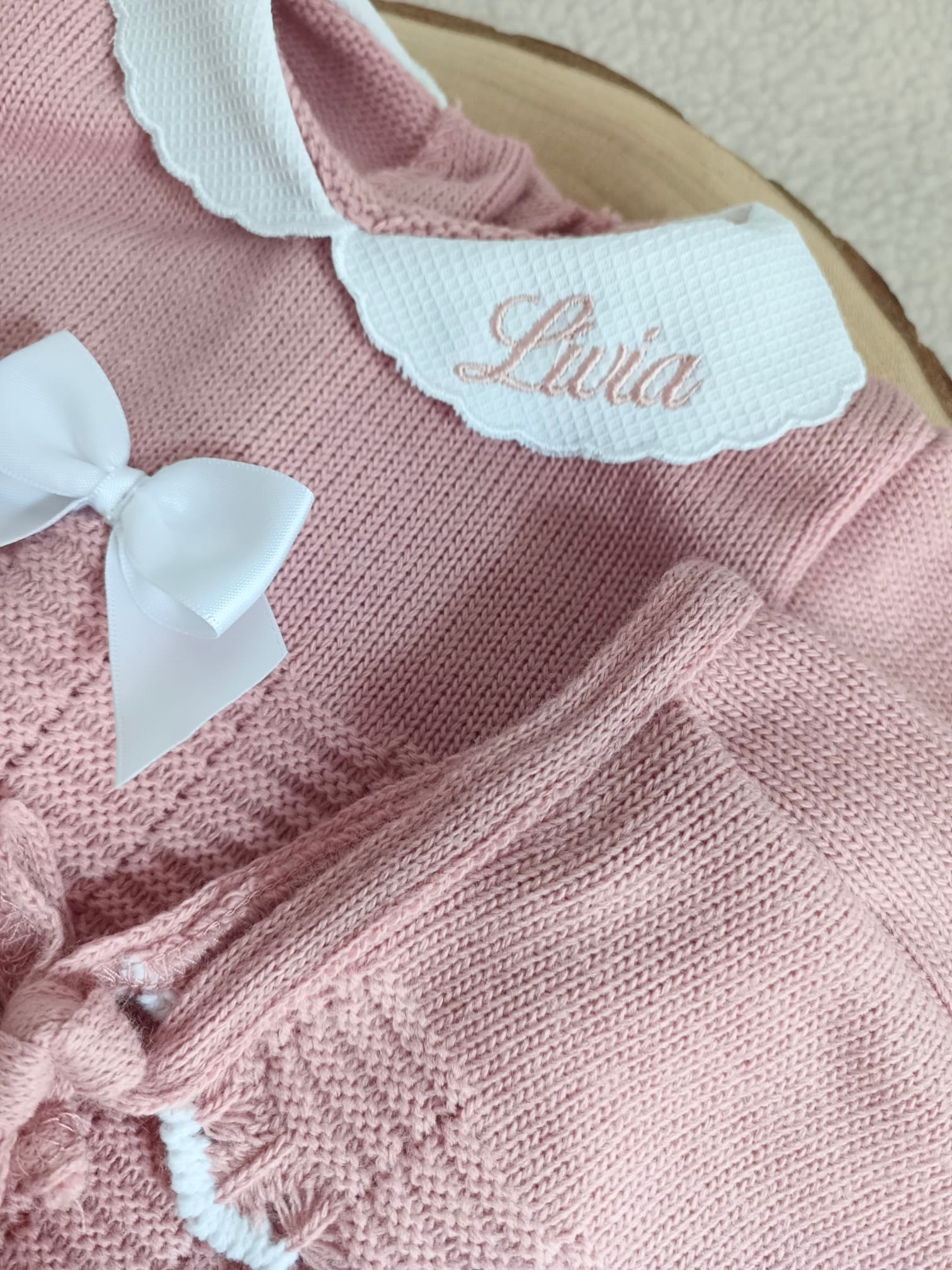 Ensemble complet vieux rose/blanc avec noeud satiné blanc 0/3 mois