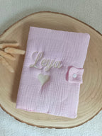 Protège carnet de santé en gaze de coton rose - personnalisable -