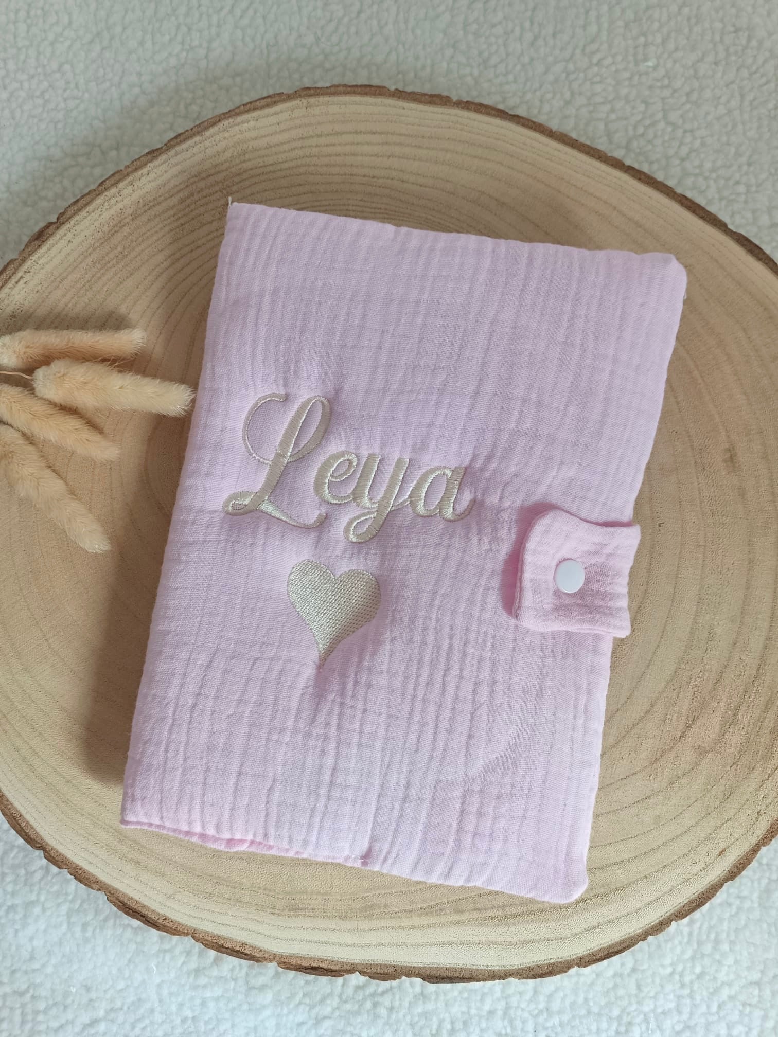 Protège carnet de santé en gaze de coton rose - personnalisable -