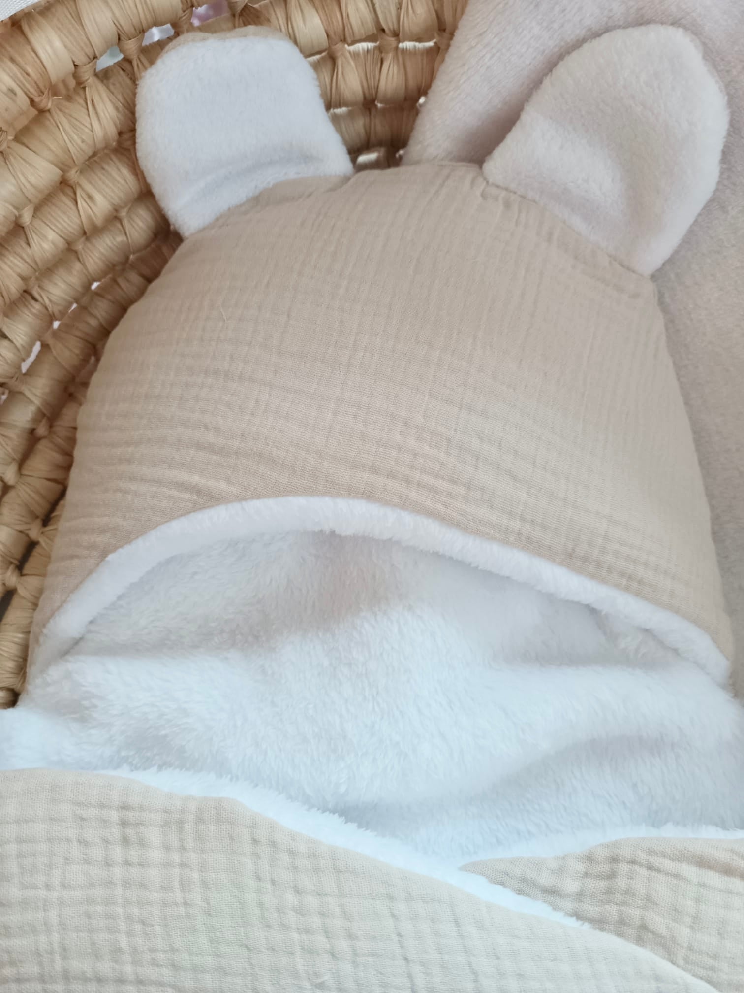 Combinaison / Nid d’ange en gaze de coton beige et polaire blanc 0/3 mois - personnalisable -