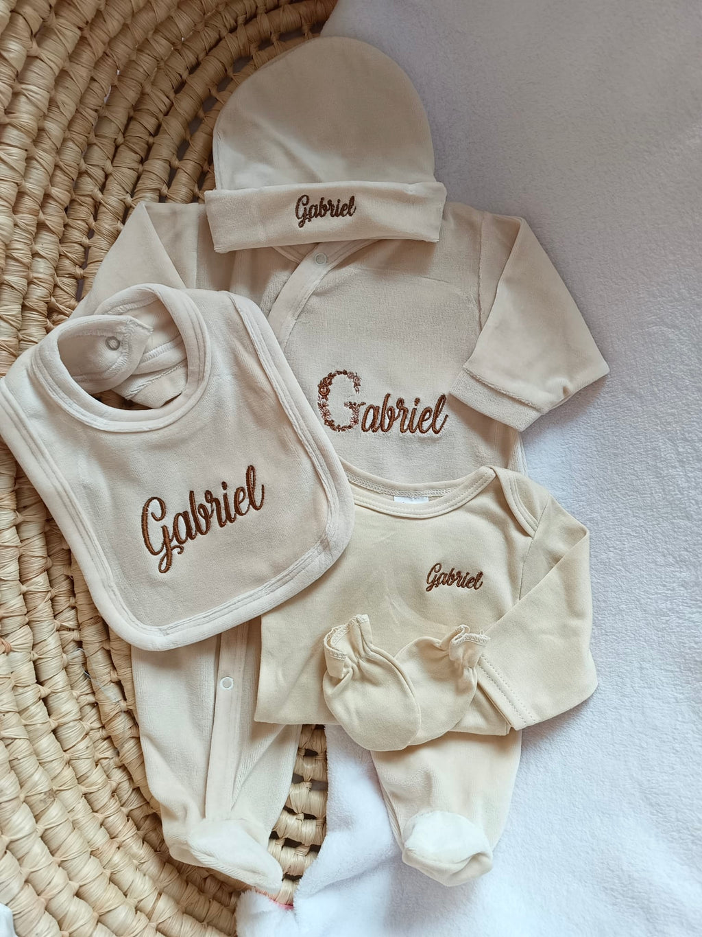 Pyjama naissance personnalisé velours – ensemble 5 pièces bébé