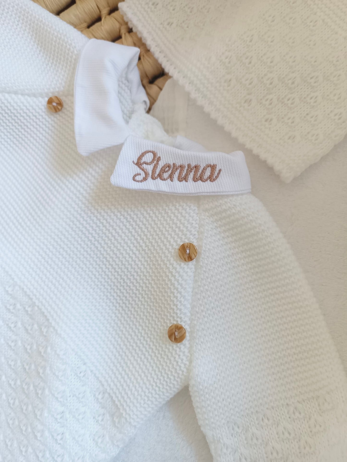 Ensemble complet naissance blanc 0/3 mois avec boutons bois