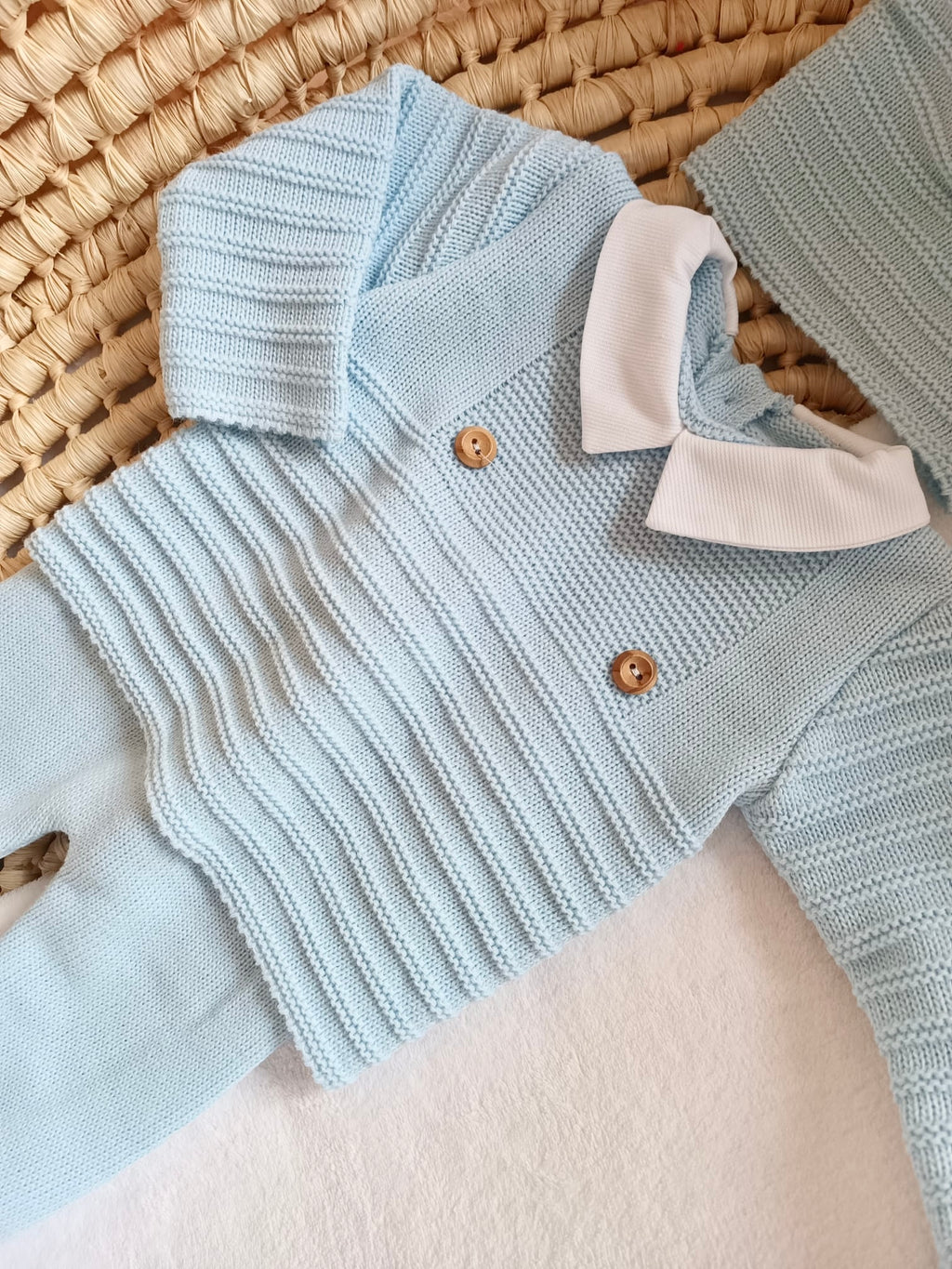 Ensemble complet bleu ciel avec 2 boutons bois 0/3 mois