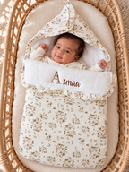 Nid d’ange personnalisé bébé – Fleurs de Coton