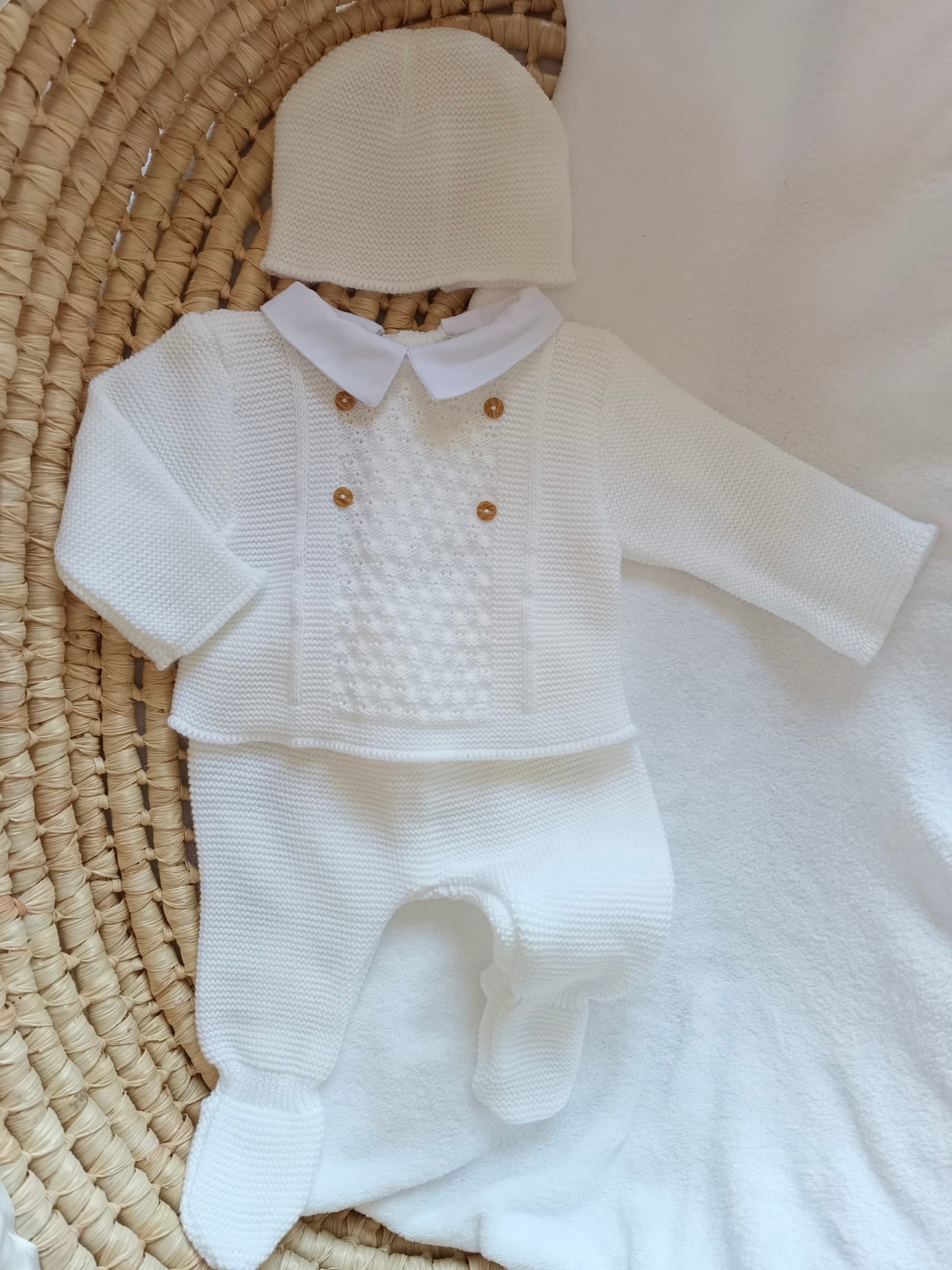 Ensemble complet naissance blanc avec détails boutons 0/3 mois