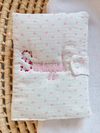 Protège carnet de santé avec cœurs rose - personnalisable -