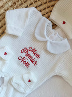 Combinaison maille MON PREMIER NOËL avec col blanc + COEURS + PRENOM - 0/3 mois - 3/6mois et 9/12 mois - personnalisable - Plusieurs couleurs
