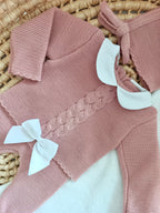 Ensemble complet vieux rose torsade avec noeud satiné blanc 0/3 mois