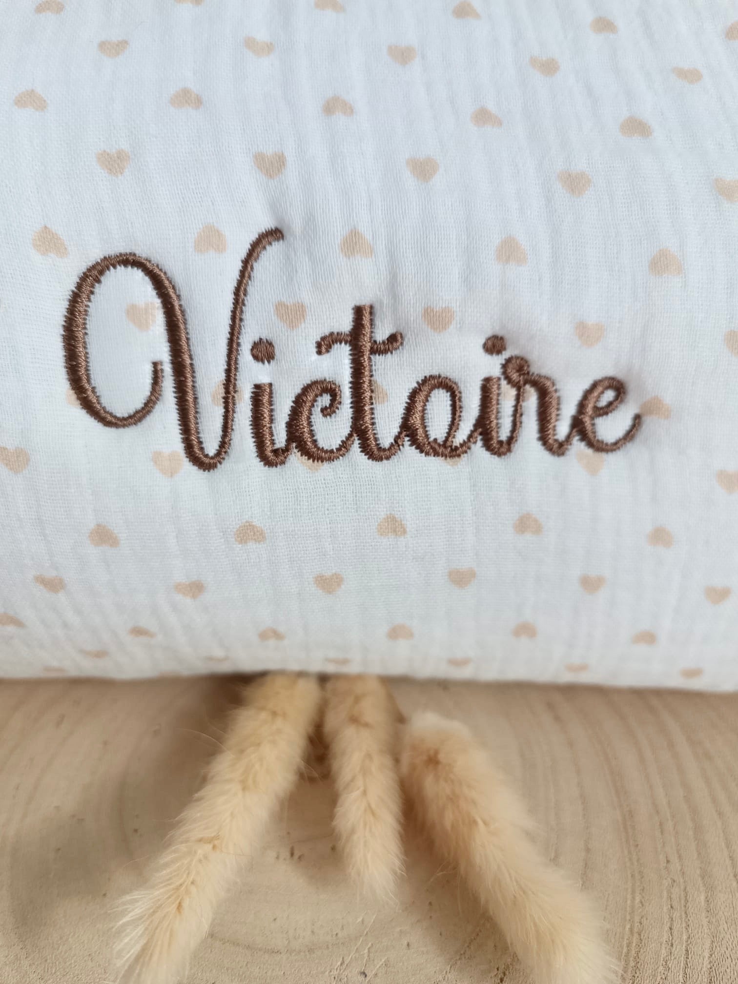 Trousse en gaze de coton coeurs beige - personnalisable -