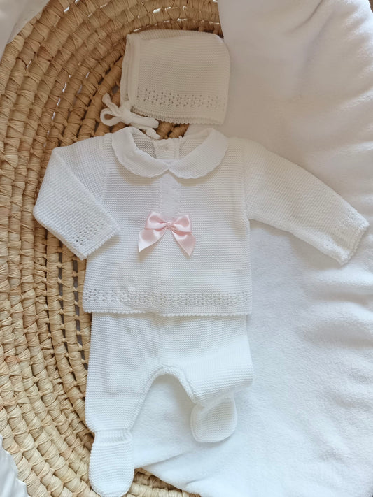 Ensemble complet naissance 0/3 mois, blanc avec détails et noeud satiné rose + dentelle