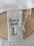 Protège livret de famille en gaze de coton beige - personnalisable -