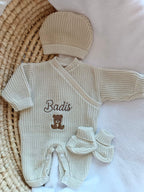 Personalised crossover knit birth outfit – 3-piece set