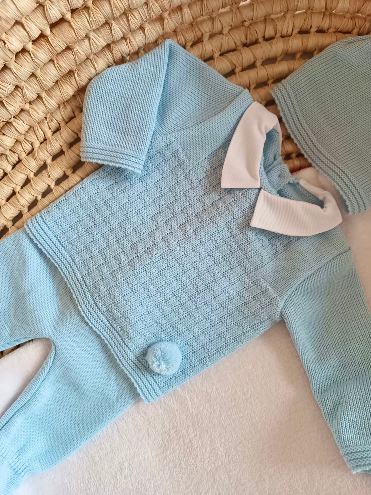 Ensemble complet bleu ciel avec pompom 0/3 mois