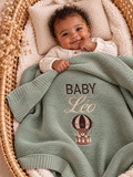 Couverture bébé personnalisée – Baby, prénom & montgolfière