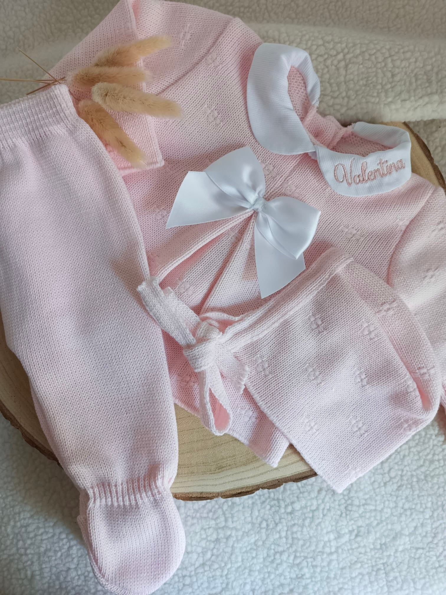 Ensemble complet rose avec noeud satiné blanc 0/3 mois