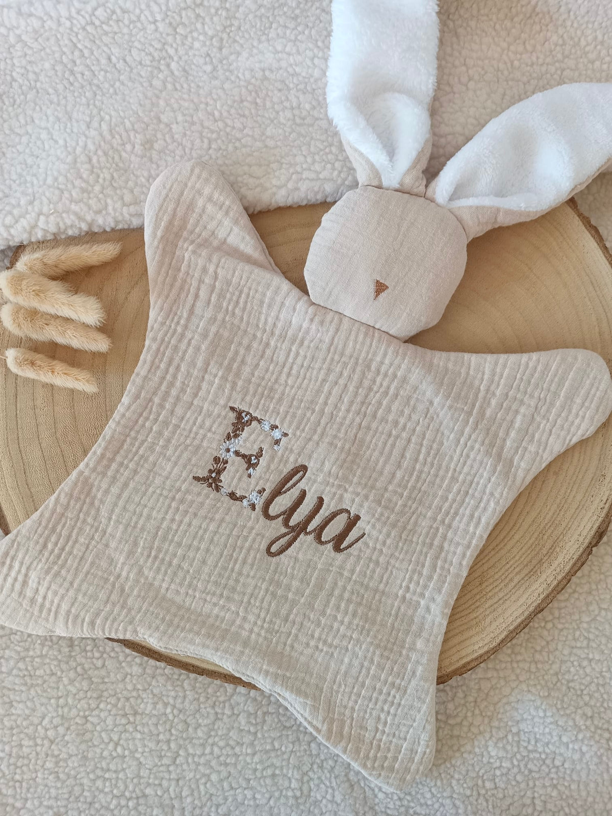 Doudou lapin avec oreilles polaire blanche en gaze de coton beige