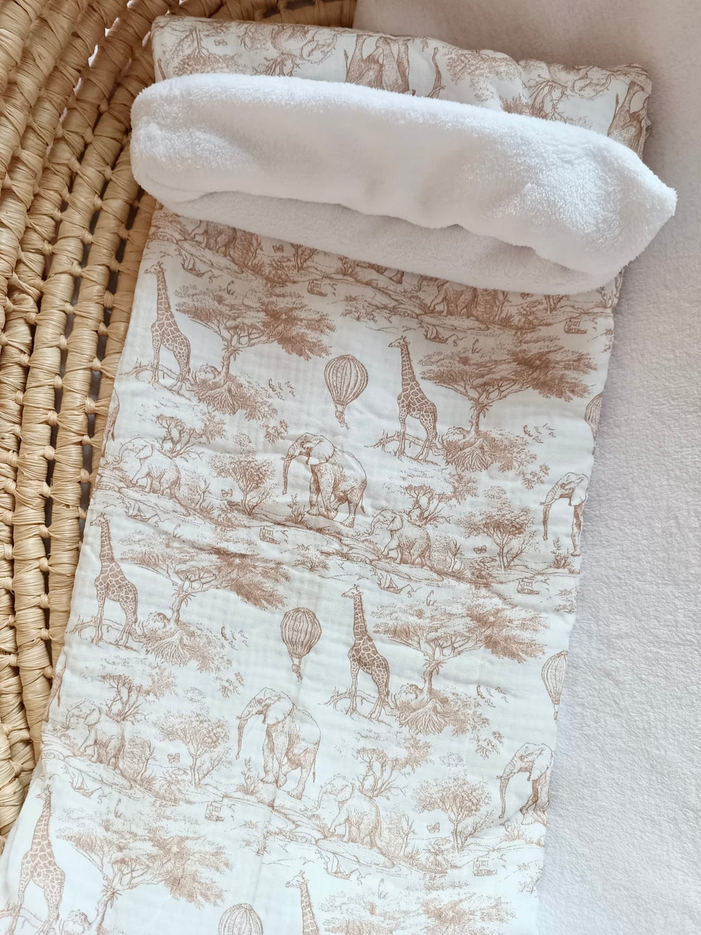 Couverture en gaze de coton safari tons beige et polaire blanc - personnalisable -